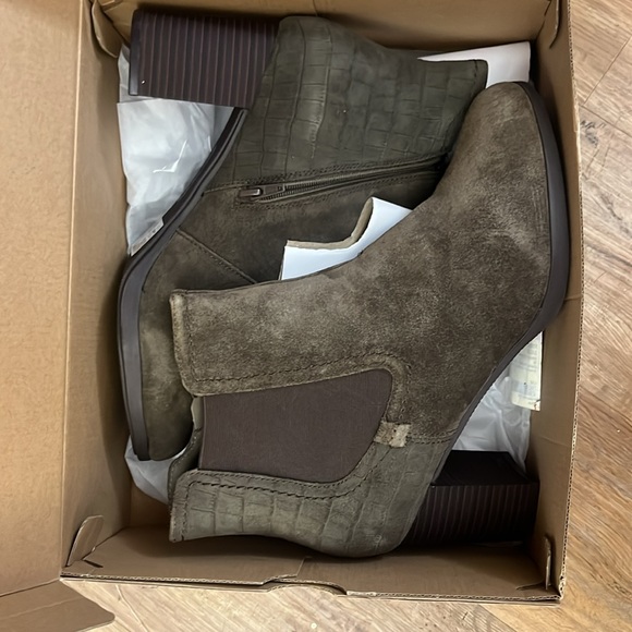 Clarks Bayla Rose Boot Slate Suede size 11M NWT IN BOX!!! - Picture 4 of 13